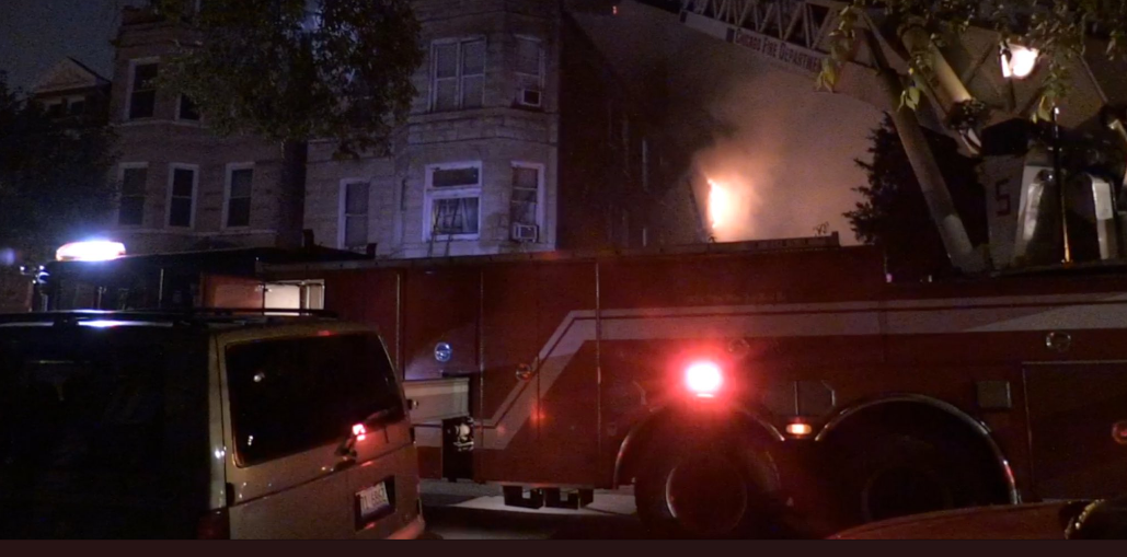 Осем души загинаха при пожар в къща в Чикаго