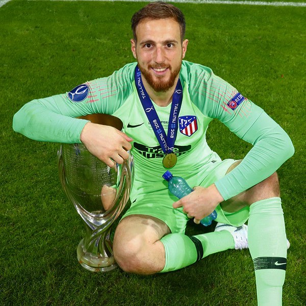 Капитанската лента причина за отказа на Облак