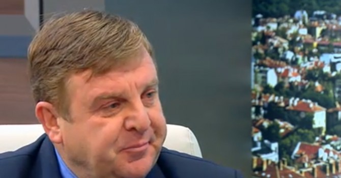 Каракачанов: Опасността от разпадането на Македония е видима