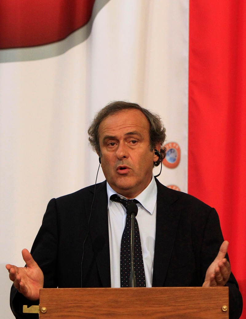 Пазят Платини с кортеж