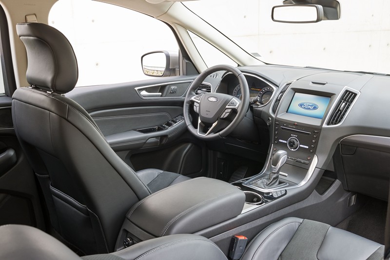Тест: Семейният ван S-Max е най-луксозната кола на Ford
