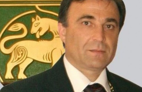 В Нова Загора ръсят захар срещу катастрофи