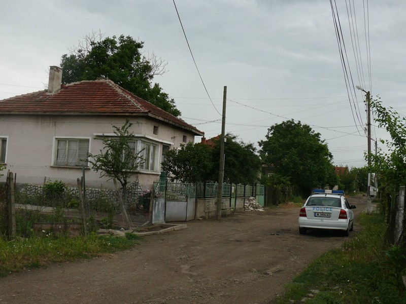 Полиция в Лом пази ромски квартал от кърваво отмъщение