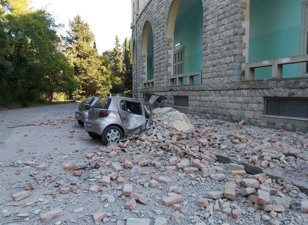 "Ню Йорк таймс": Стари и нови сгради в Букурещ и София са уязвими при земетресения
