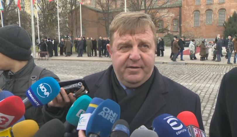 Каракачанов: Ако се наложи, България е готова да изтегли двамата си офицери от Ирак