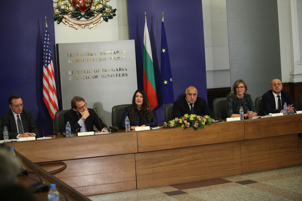 Премиерът за "Балкански поток": Изграждаме собствена газопреносна система с най-мощните американски компресори