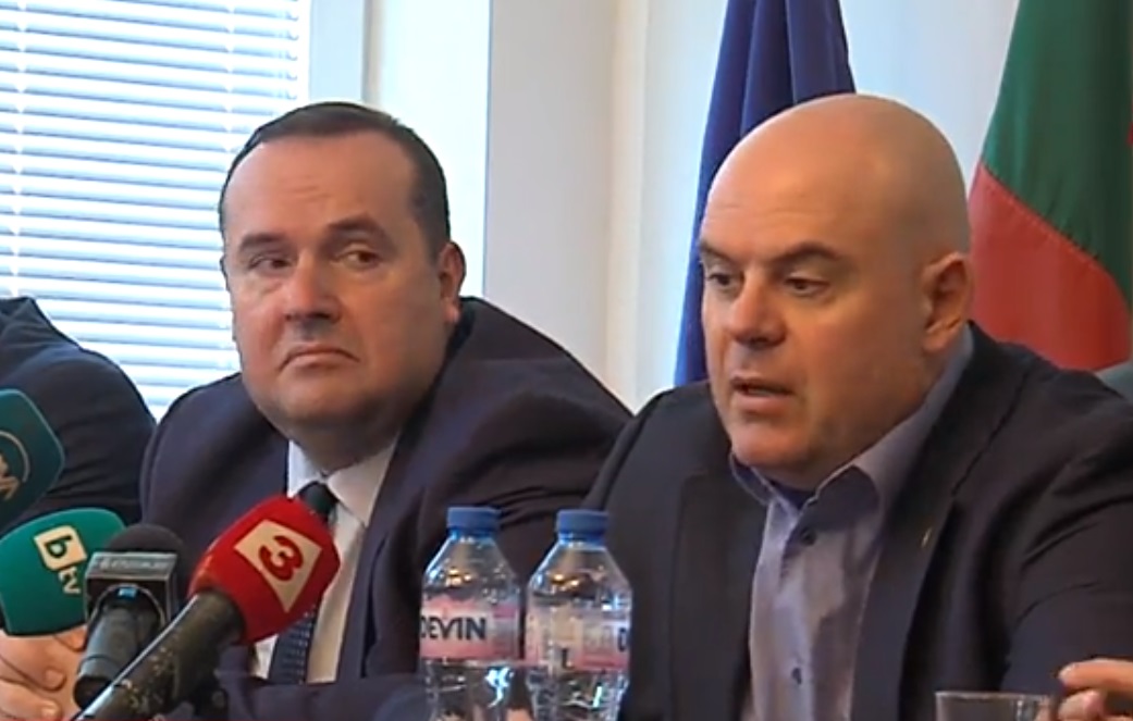 Прокуратурата: Иван Гешев не е казвал, че в дома на Нено Димов са открити документи за боклука от Италия