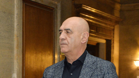 Шефът на НЗОК атакува евродиректива