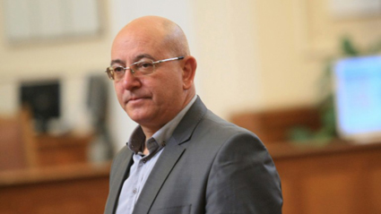 Депутатите гласуват оставката на Нено Димов и кандидатурата на Емил Димитров за екоминистър