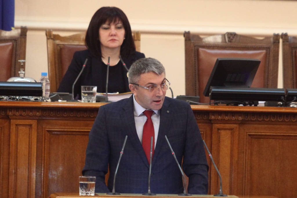Карадайъ: Проблемите трябва да бъдат решени в кратък срок, преди да е настъпила парламентарна криза