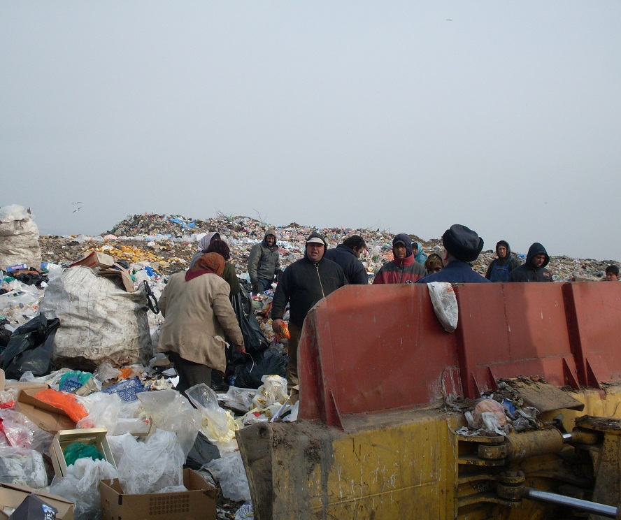 Прокуратурата разпореди проверка за опасни отпадъци на сметището в село Дражево