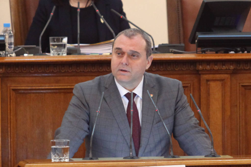 Искрен Веселинов: Идеята за създаването на български ВиК холдинг крие рискове