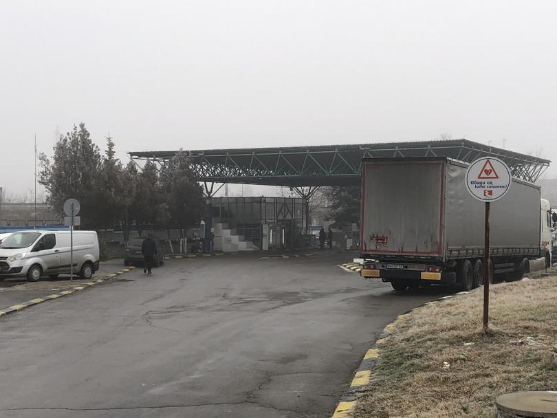 АПИ за кражбата на машина за винетки от бензиностанция: В терминалите за самотаксуване няма пари, работят само с карти
