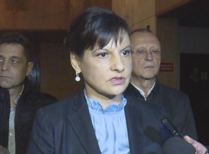 Дариткова: Правителството трябва да продължи своята работа до края на мандата