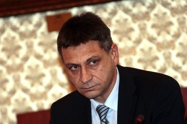 Бившият шеф на разузнаването Драгомир Димитров е обвинен за престъпление по служба