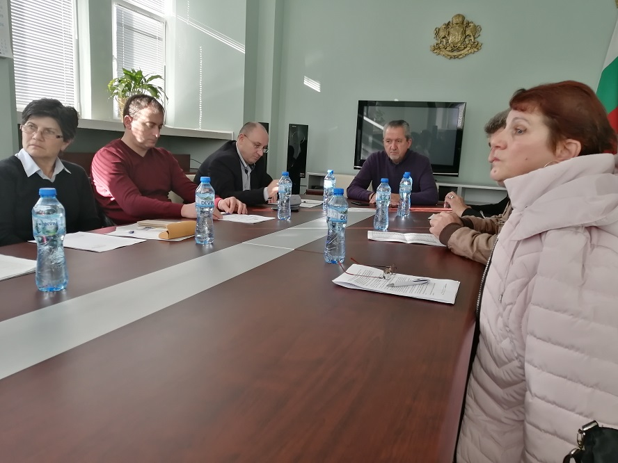 Засилват контрола срещу свободното движение на коне и крави