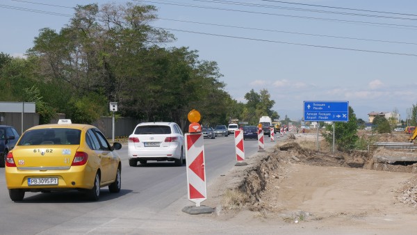 АПИ: Движете се с повишено внимание по пътя Широка лъка-Девин утре
