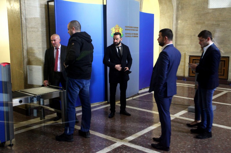 Започна срещата на премиера Борисов с представители на фенклубовете на "Левски"
