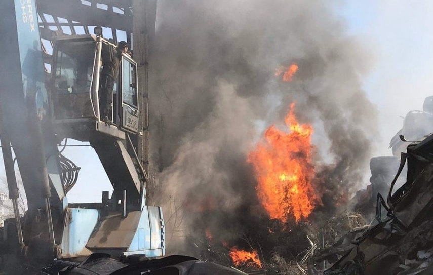 Пожар горя в автоморга в Пловдив