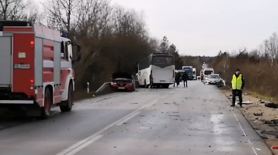Автобус и три коли катастрофираха на пътя София - Варна край Ловеч