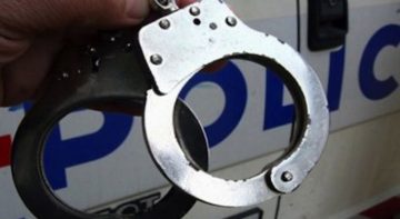 Заловиха двама грабители, нападнали мъж в дома му