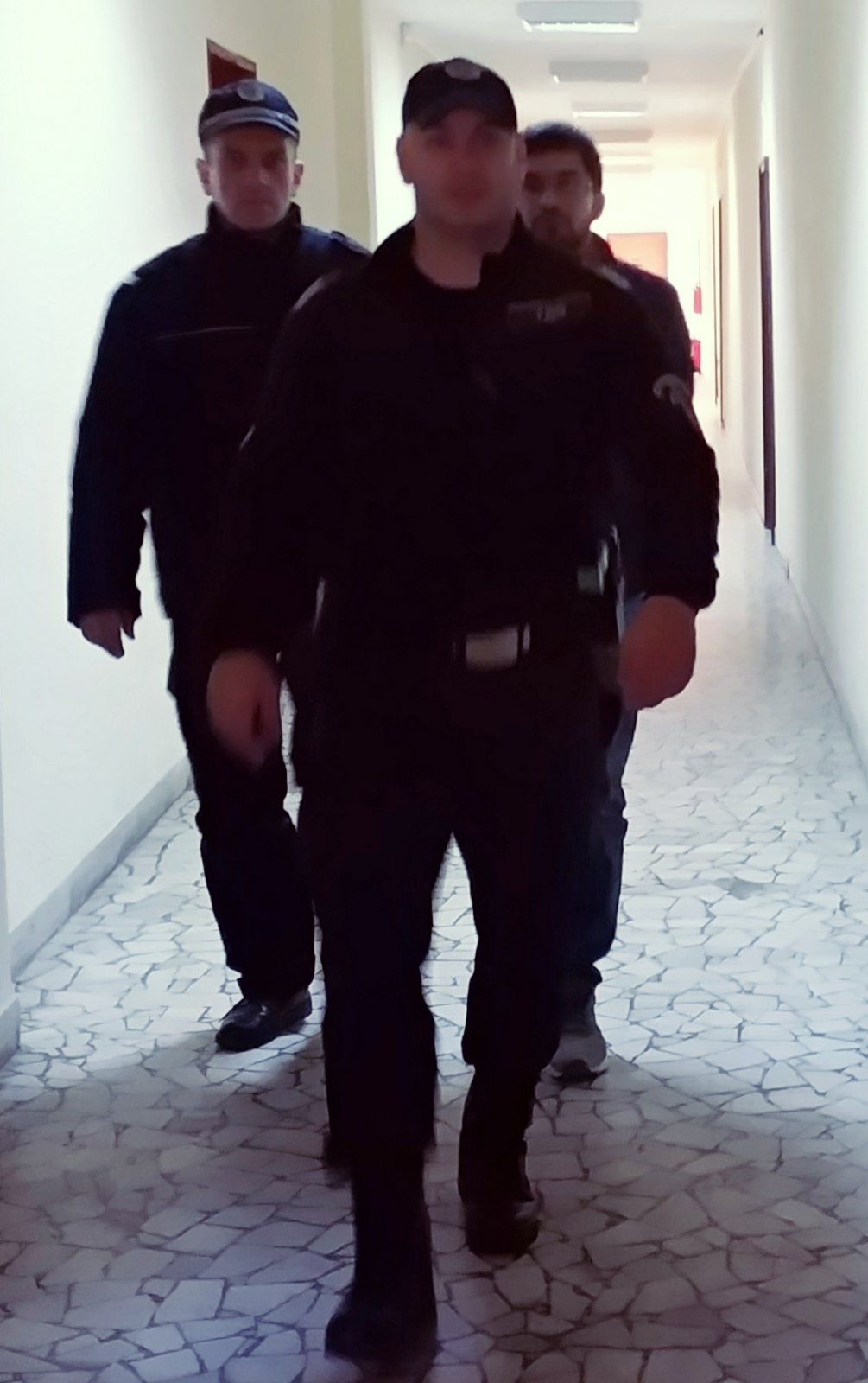 Оставиха в ареста бургазлия, ударил баща си с 5-килограмов чук в главата