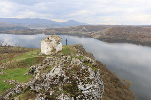 Язовири пълни, няма тръби до Перник