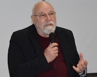 Общинският съвет в Елена удостои Владимир Зарев с почетен знак „Стоян Михайловски“