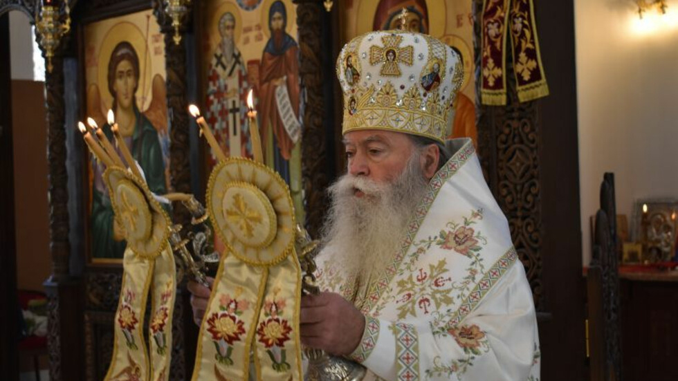 Ловчанският Митрополит Гавриил: Бог дава не тъй, както светът дава