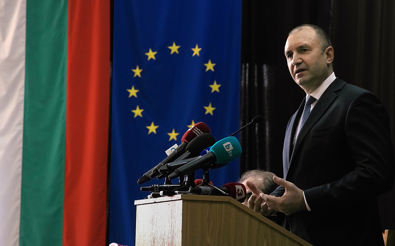 Президентът Радев: България не бива да се превръща единствено в консуматор на нови технологии