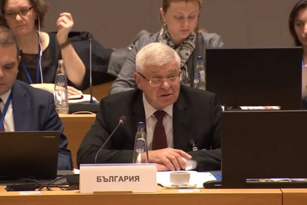 Министър Ананиев: България е въвела ефективни мерки срещу разпространението на новия коронавирус