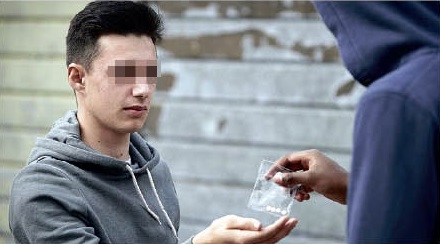 Шестима ученици са задържани с дрога при спецакция в Пловдивско