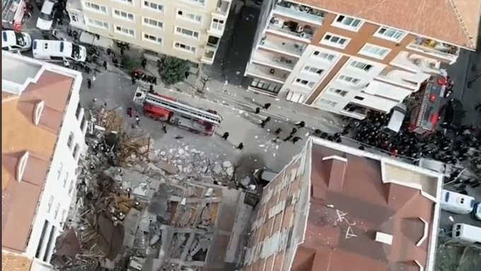 7-етажна сграда се срути в Истанбул (ВИДЕО)