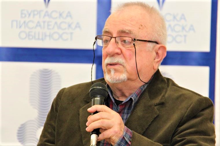 Авторът на "Телефонна любов" с нова книга