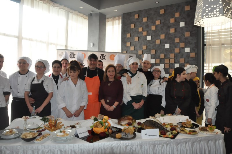 Шеф Манчев оценява ученици в "Ти си Шефът"