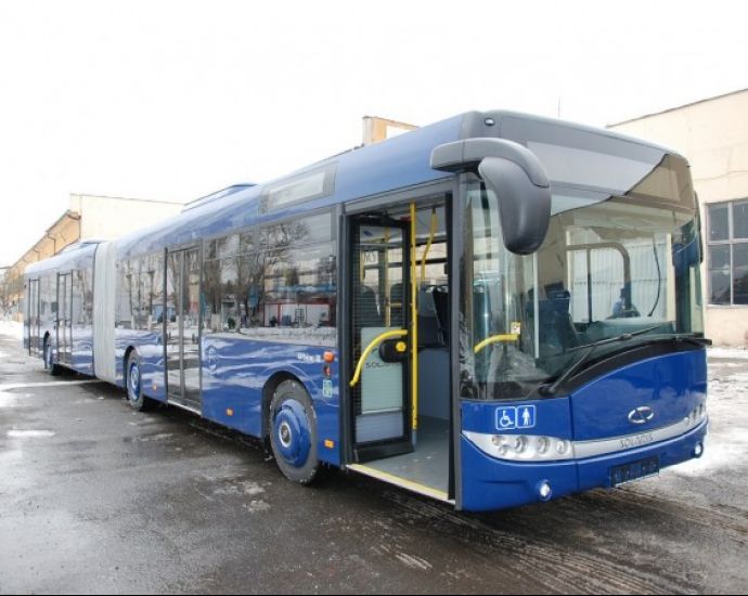 Контрольорка държи като заложници 40 минути пътници в автобус