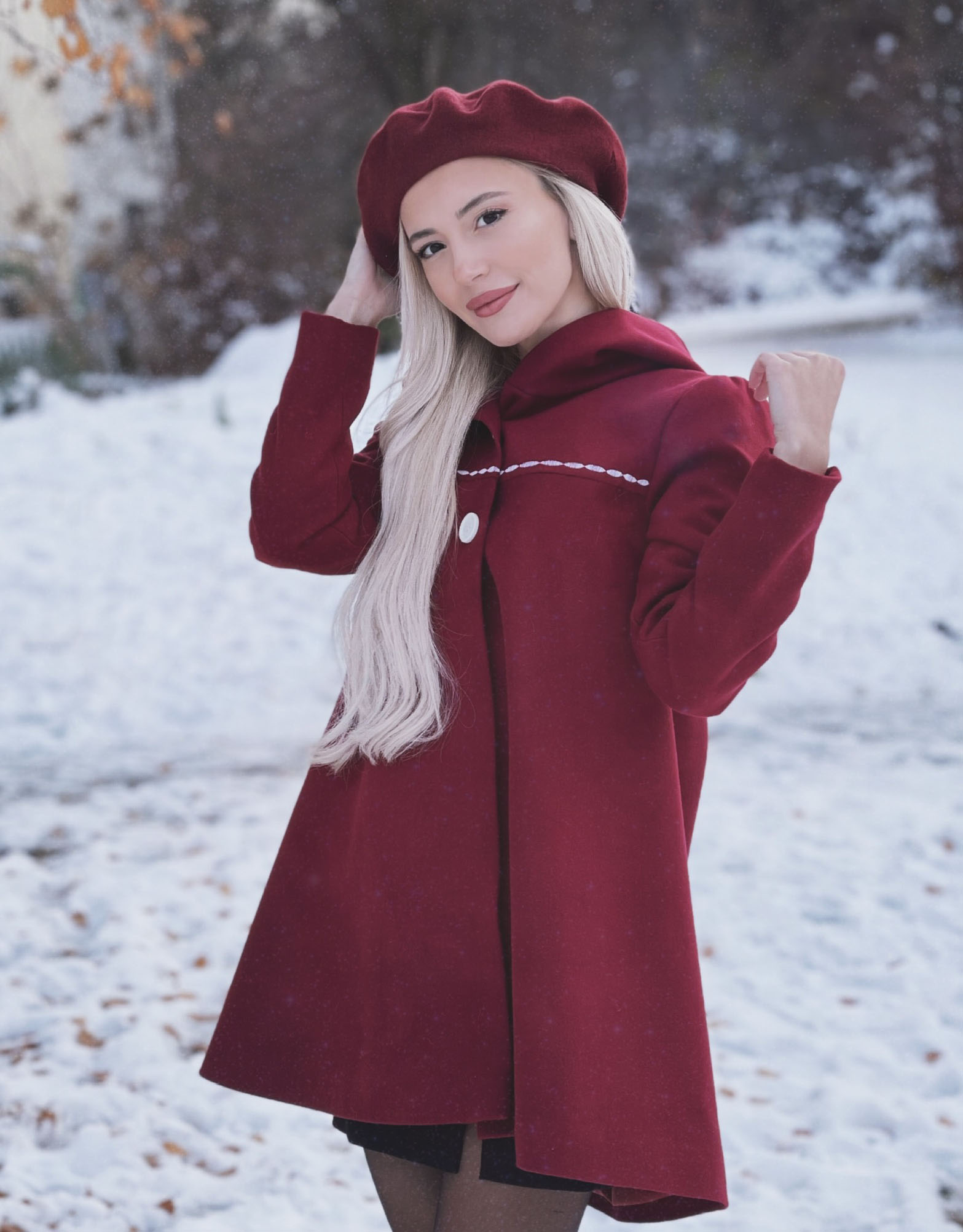 Марина Кискинова с кавър на коледен хит