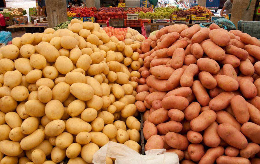 Внасят картофи по 25 ст., продават ги над лев