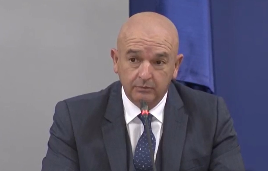 Ген. Мутафчийски: Трябва да се намалят до минимум контактите (ВИДЕО)