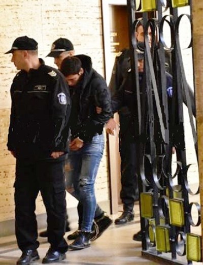 Аксел призна, че е убил 18-годишната Андреа от Галиче (обзор)