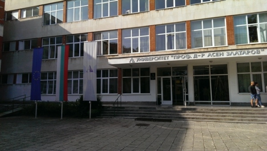 69 студенти отличници ще получават стипендии