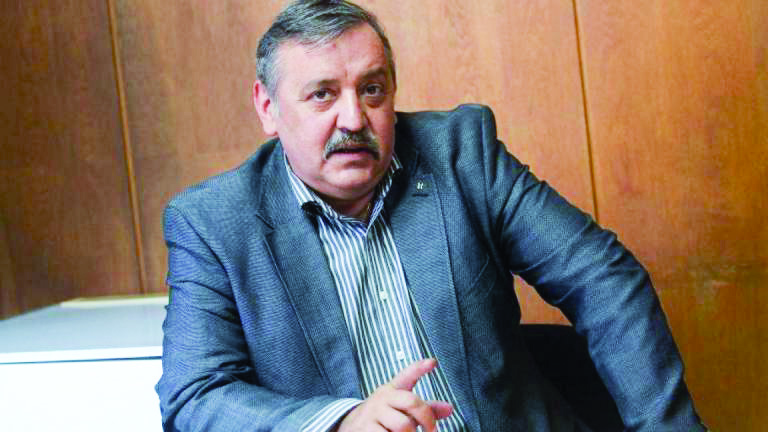 Проф. Тодор Кантарджиев: Две минути в микровълнова печка убиват вируса (обзор)