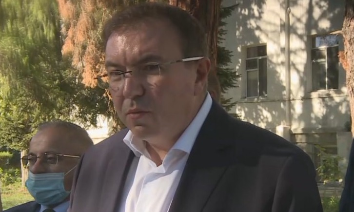 Министър Ангелов: Достатъчно са болничните легла за пациенти с COVID-19 в Благоевградско