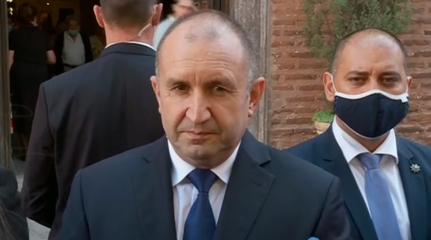 Румен Радев: Не можем да мислим само в перспективата на полагане на тръби и на асфалт