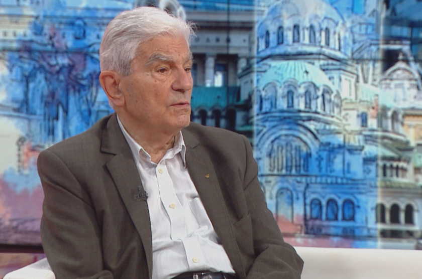Акад. Петрунов: Ако не спазваме мерките, след месец нещата ще са безконтролни