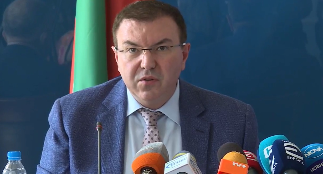 Проф. Костадин Ангелов: Засилваме контрола на мерките срещу коронавируса (ВИДЕО)