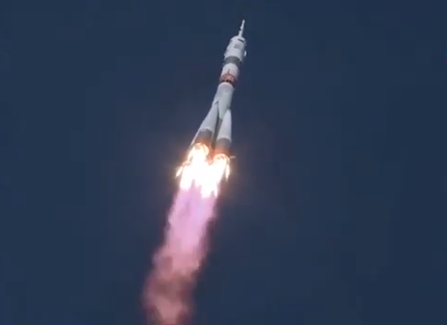 Руската ракета "Самбо" достигна до МКС за рекордно време (ВИДЕО)