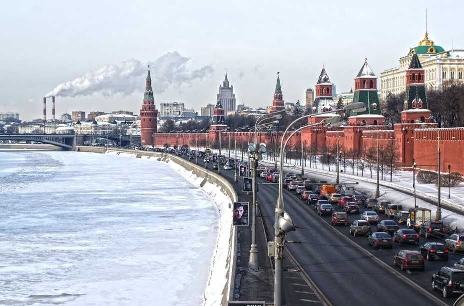 Русия затваря границите си