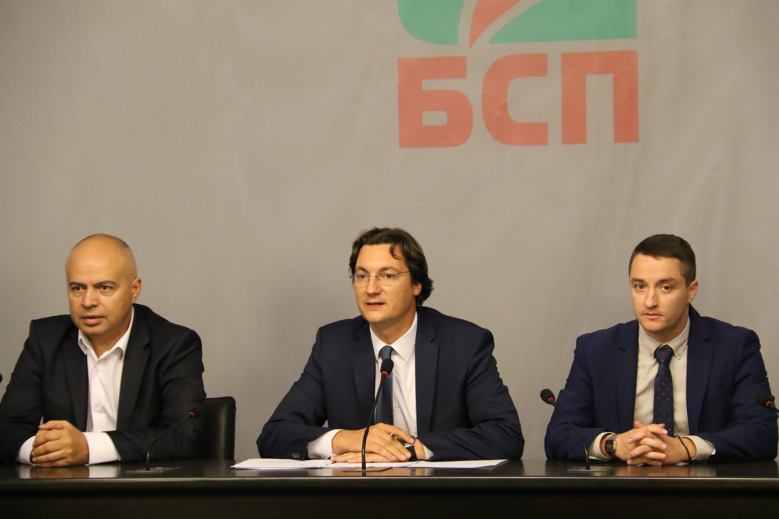 БСП: Докладът на ЕК за България е опис на държава, управлявана задкулисно, корумпирано и безконтролно