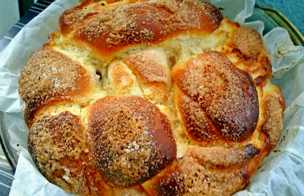 Скъп козунак, но с български яйца за Великден